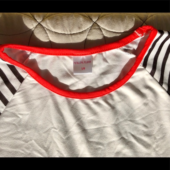 ‼️ SOLD ‼️ Heart Tree Ruffle-Sleeve Raglan Tunic - Picture 7 of 8